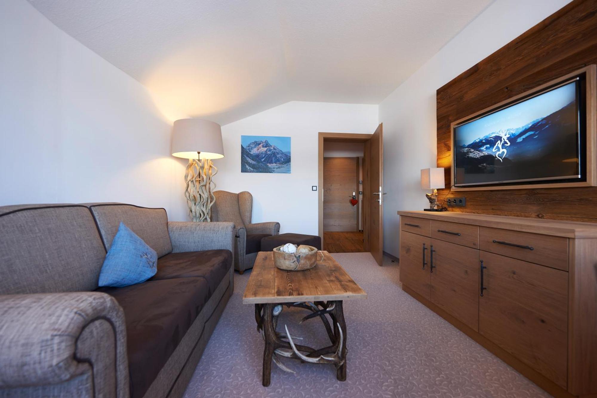 Boutique Hotel Herzhof - Garni-Appartements - Adults Only Riezlern Zewnętrze zdjęcie