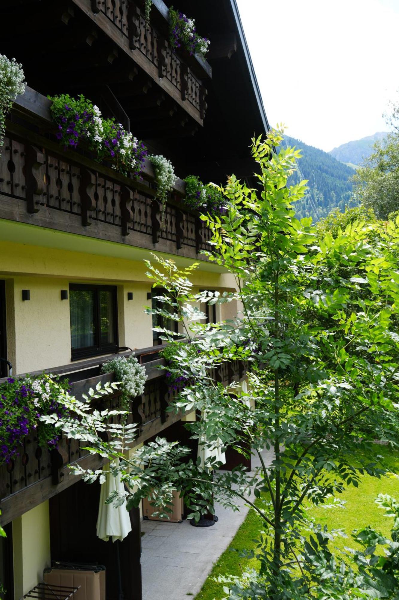 Boutique Hotel Herzhof - Garni-Appartements - Adults Only Riezlern Zewnętrze zdjęcie