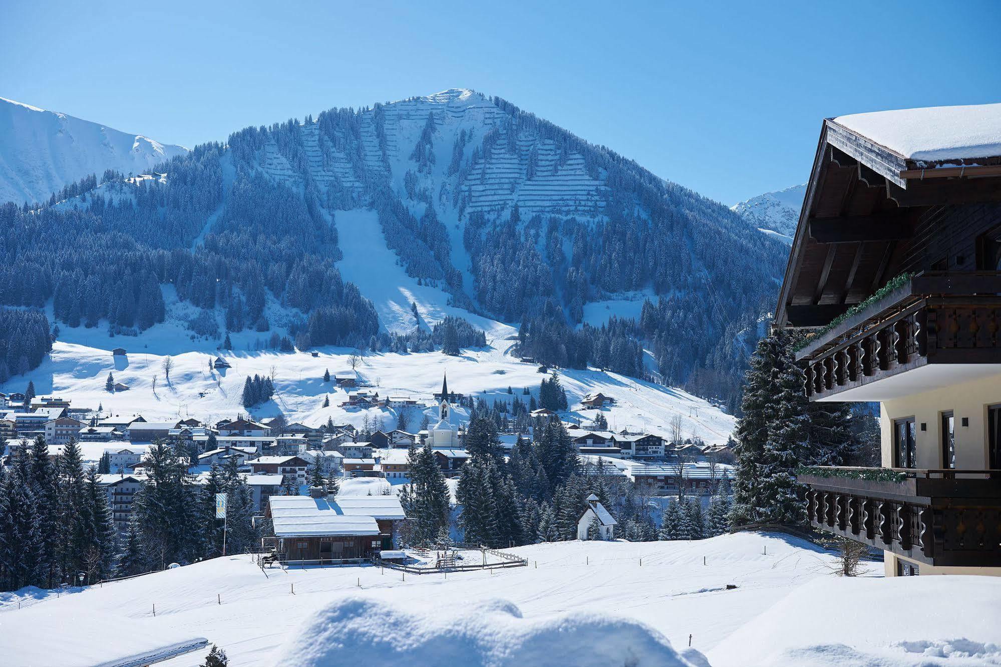 Boutique Hotel Herzhof - Garni-Appartements - Adults Only Riezlern Zewnętrze zdjęcie