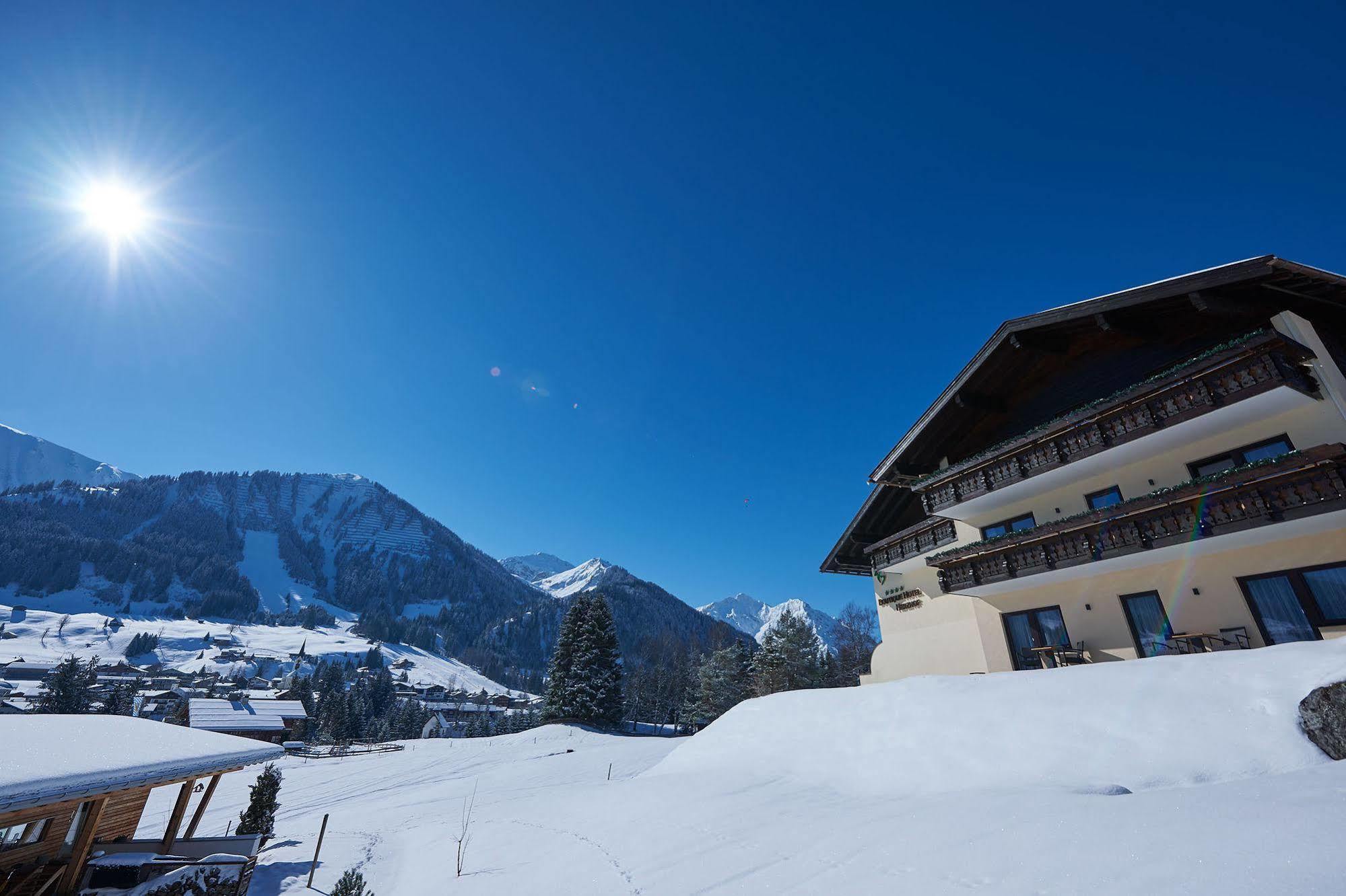 Boutique Hotel Herzhof - Garni-Appartements - Adults Only Riezlern Zewnętrze zdjęcie